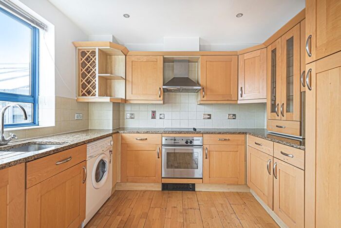 2 Bedroom Flat To Rent In Vanburgh Hill, Greenwich, London, SE10