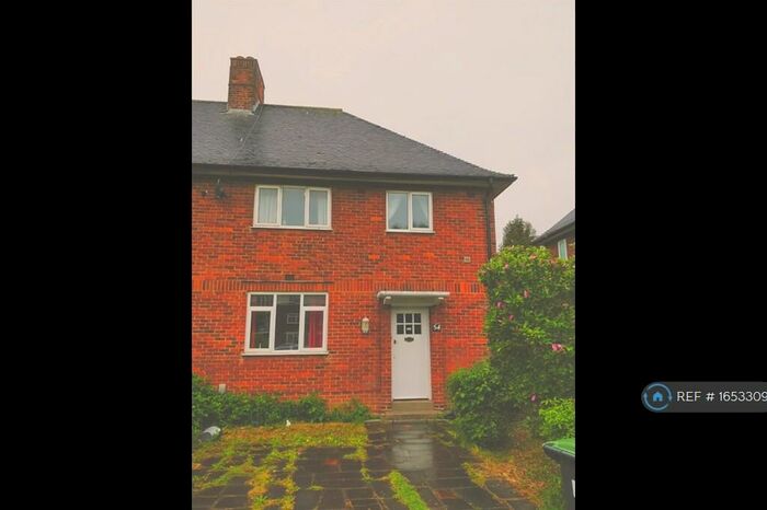 4 Bedroom Semi-Detached House To Rent In Reservoir Road, London, N14