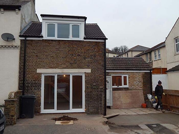 1 Bedroom Semi-Detached House To Rent In Devonshire Road, Dover, CT17