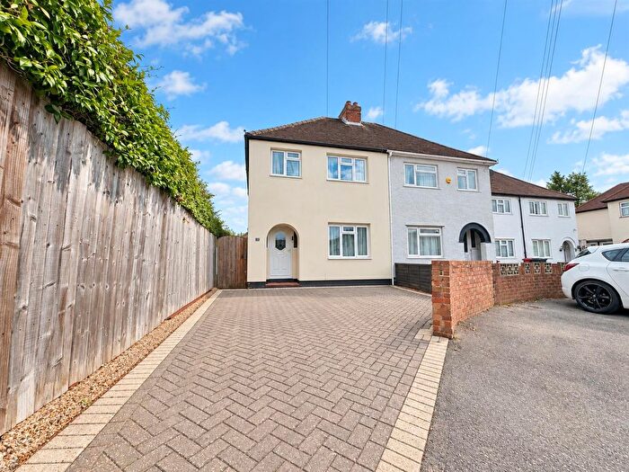 3 Bedroom Property For Sale In Charter Road, Slough, SL1
