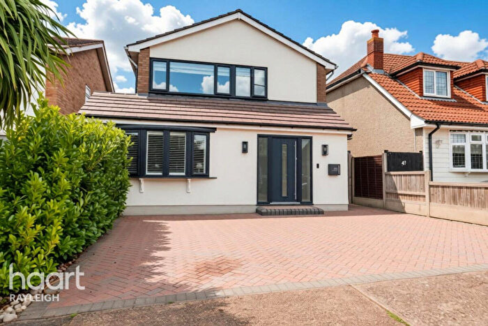 4 Bedroom Detached House For Sale In Cheapside East, Rayleigh, SS6