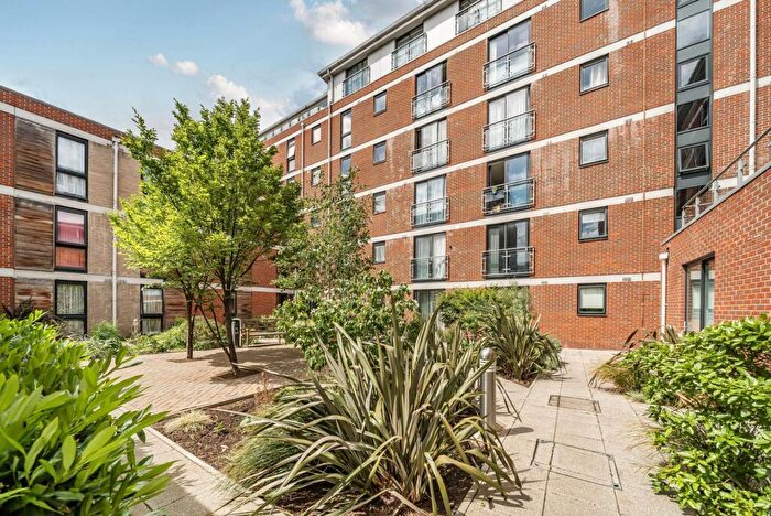 2 Bedroom Flat For Sale In Carillon Court, Greatorex Street, Brick Lane, London, E1