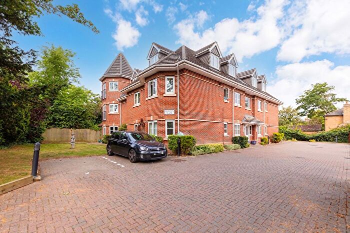 2 Bedroom Flat For Sale In Bath Road, Maidenhead, Berkshire, SL6