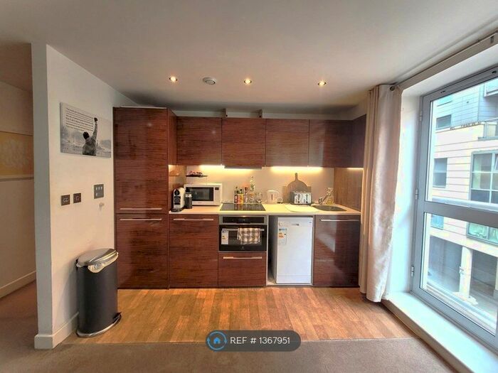 2 Bedroom Flat To Rent In Marsh Street, Bristol, BS1