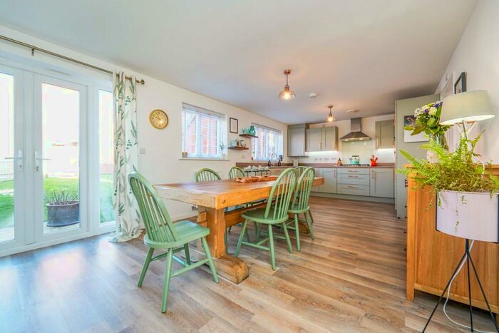 4 Bedroom Detached House To Rent In Cozens Grove, Shrivenham, SN6