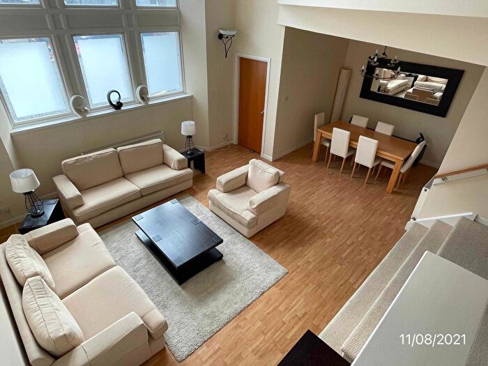 3 Bedroom Flat To Rent In Crown Street, Aberdeen, AB11