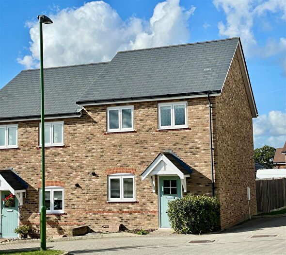 3 Bedroom Semi-Detached House To Rent In Henshaw Way, Billingshurst, Horsham, RH14