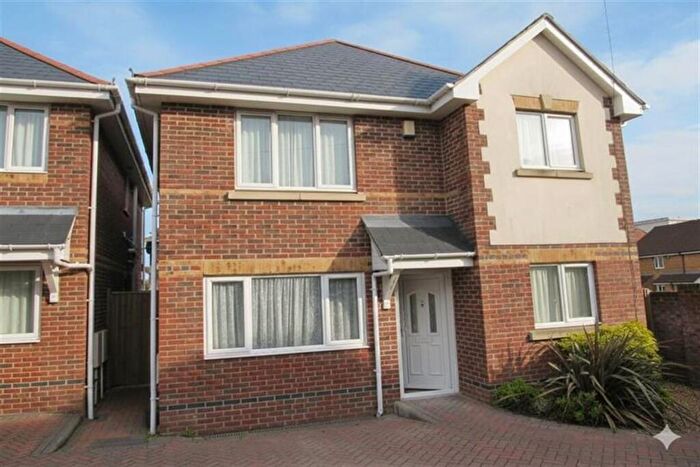 6 Bedroom House To Rent In Bedroom Detached House In Winton, BH9