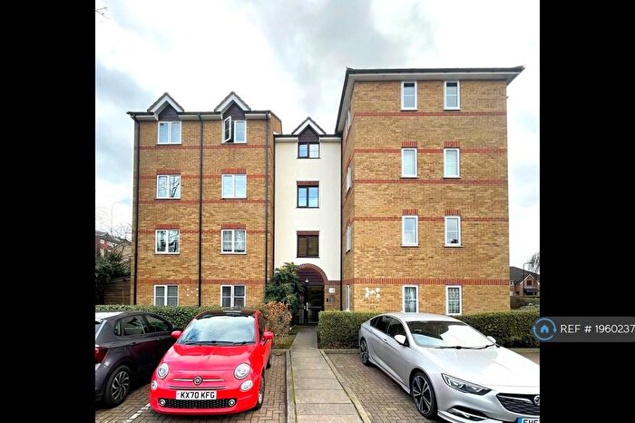 2 Bedroom Flat To Rent In Chingford, London, E4