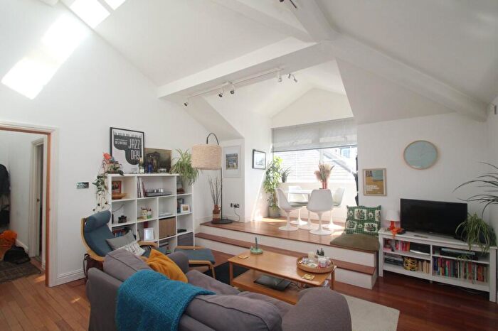 2 Bedroom Flat To Rent In Station Parade, Harrogate, North Yorkshire, HG1