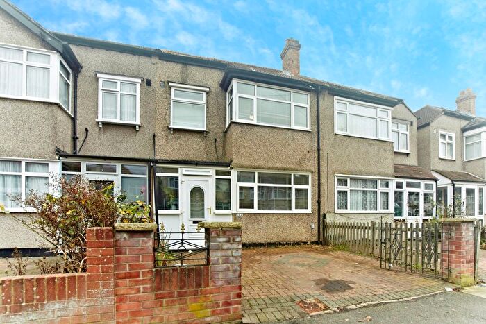 3 Bedroom Terraced House For Sale In Galpins Road, Thornton Heath, CR7