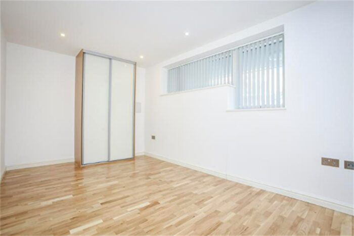 1 Bedroom Flat To Rent In Burbage Court, Austin Street, Burbage, E2