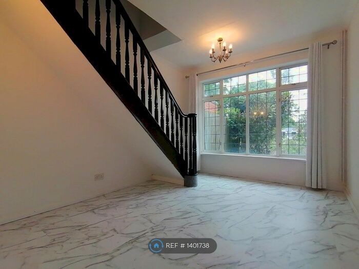 4 Bedroom Semi-Detached House To Rent In Upper Park Road, Bexley London, DA17