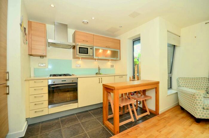 1 Bedroom Flat To Rent In East India Dock Road, Poplar, London, E14