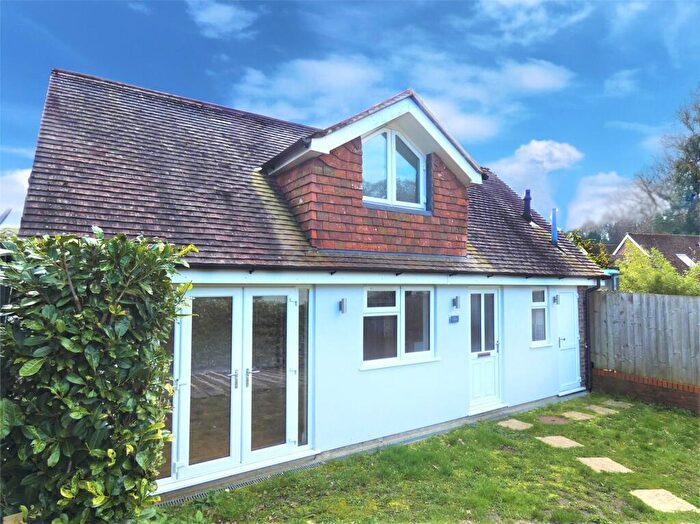 2 Bedroom Detached House To Rent In The Avenue, Haslemere, Surrey, GU27