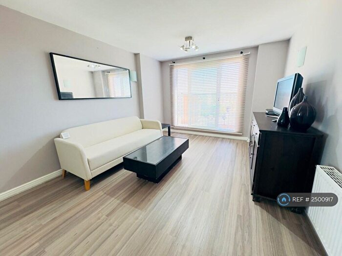 2 Bedroom Flat To Rent In Ilford, Ilford, IG1