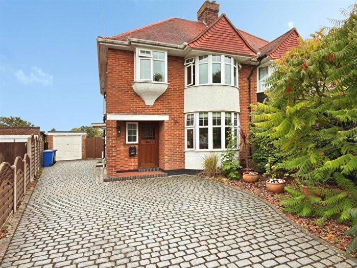 3 Bedroom Semi Detached House For Sale In Gunton Drive, Lowestoft, Suffolk, NR32