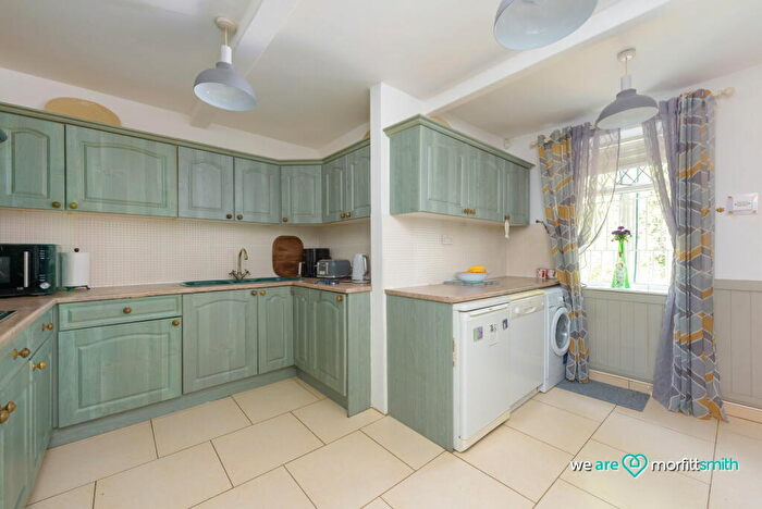 3 Bedroom End Of Terrace House For Sale In Middlewood Road North, Oughtibridge, S35