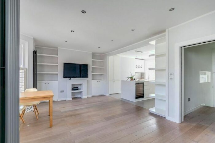 2 Bedroom Flat To Rent In Upper Montagu Street, Marylebone, London, W1H