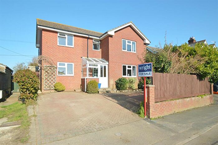 4 Bedroom Detached House For Sale In Ideal Family Home * Apse Heath, PO36