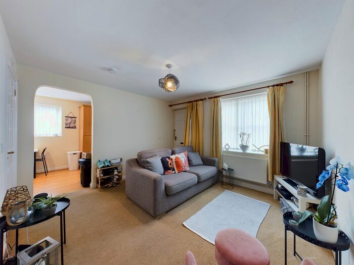 2 Bedroom Property To Rent In The Mews, Back Of Avon, Tewkesbury, GL20