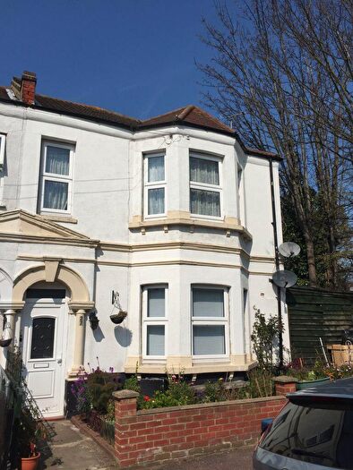 2 Bedroom Flat To Rent In Lydford Road : Online Enquiries Only, SS0