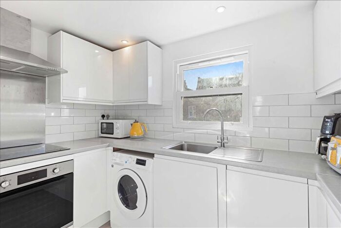 1 Bedroom Flat To Rent In Lilyville Road, Fulham, SW6