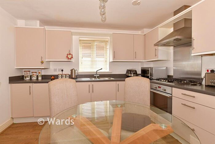 2 Bedroom Flat For Sale In Gudgeon Crescent, Hoo, Rochester, Kent, ME3