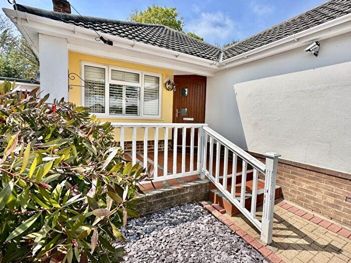 3 Bedroom Bungalow For Sale In Keighley Avenue, Broadstone, BH18