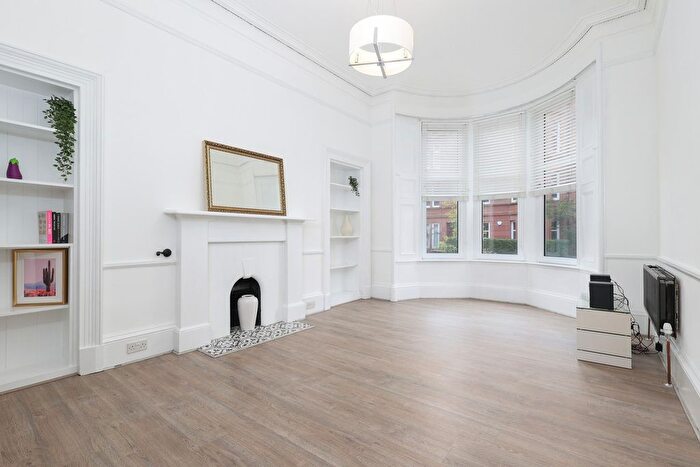 2 Bedroom Flat For Sale In West Princes Street, Woodlands, G4