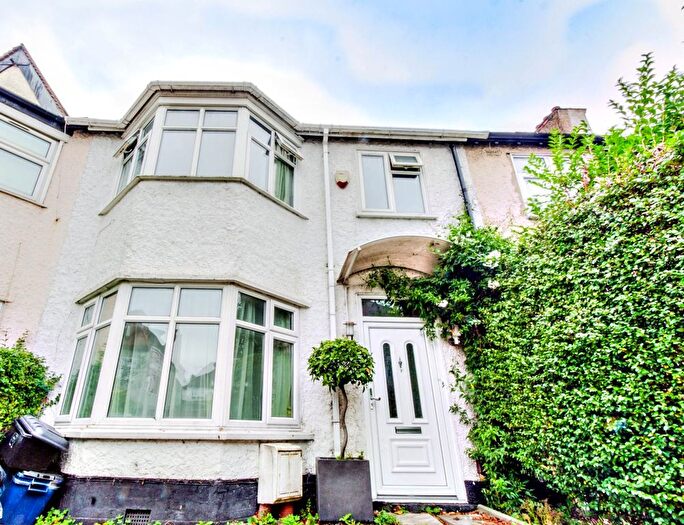 3 Bedroom Terraced House To Rent In St Marys Road, Brent Cross, NW11