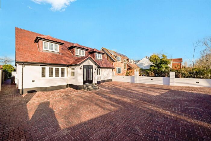 5 Bedroom Detached Bungalow To Rent In Wharf Road, Wraysbury, TW19