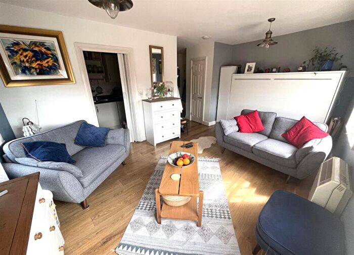 Studio For Sale In Post Office Lane, Wantage, Oxfordshire, OX12