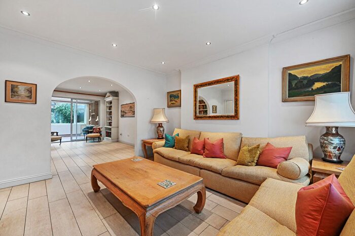 3 Bedroom Semi-Detached House For Sale In Bowes Road, London, W3