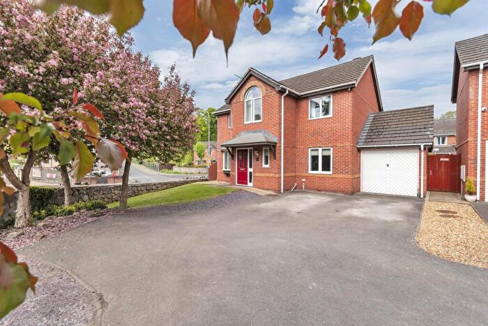 4 Bedroom Detached House For Sale In The Oaks, Trevor, LL20
