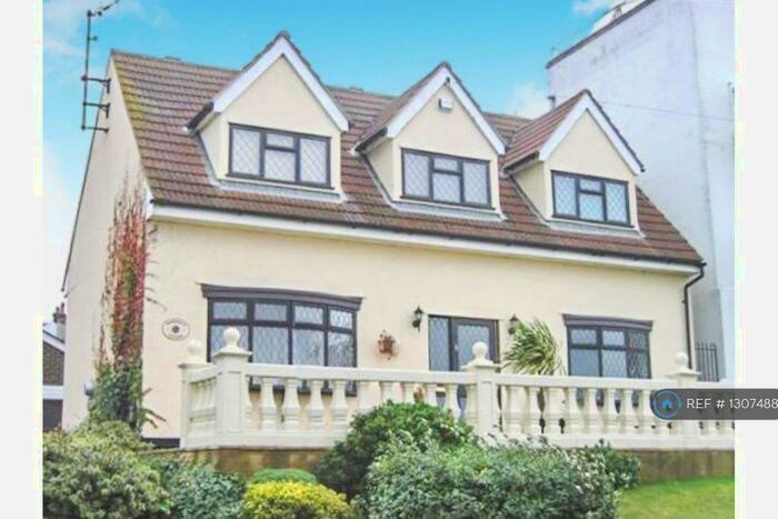 3 Bedroom Detached House To Rent In Shorefield Road, Westcliff-On-Sea, SS0