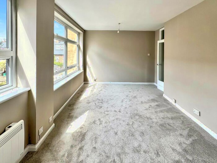1 Bedroom Flat To Rent In Derby Road, Sheen Parkside, SW14