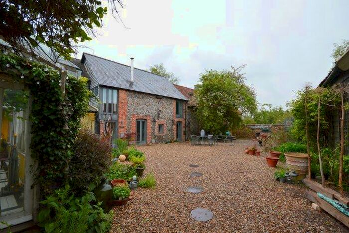 2 Bedroom Property To Rent In High Street, Cambridge, CB21