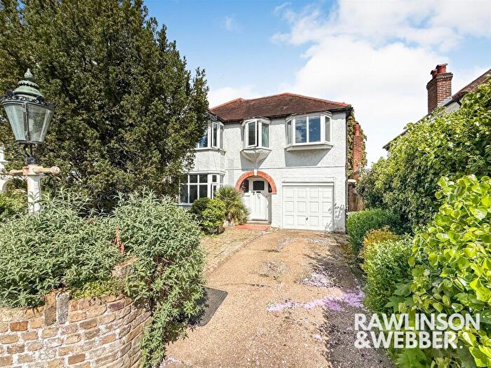 5 Bedroom Detached House For Sale In Ember Farm Way, East Molesey, KT8