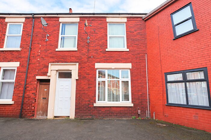 2 Bedroom Flat To Rent In Stocks Road, Ashton-On-Ribble, Preston, PR2