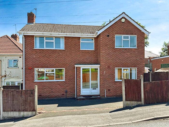 2 Bedroom Detached House For Sale In Sandford Rise, Claregate, Wolverhampton, WV6