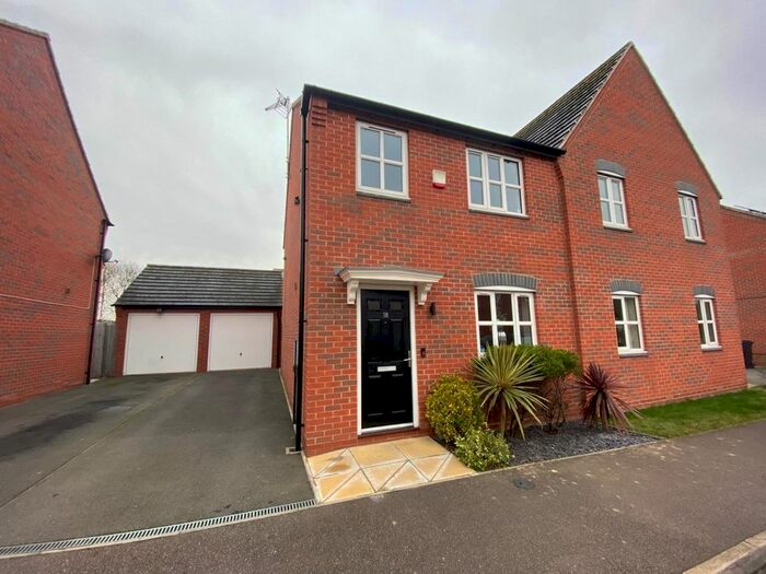 3 Bedroom Semi-Detached House To Rent In Discovery Road, Leicester LE4