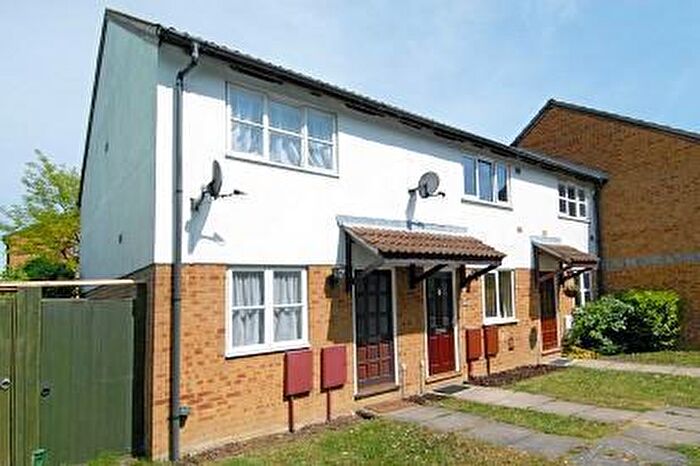 2 Bedroom Terraced House To Rent In Kestrel Way, Bicester, OX26