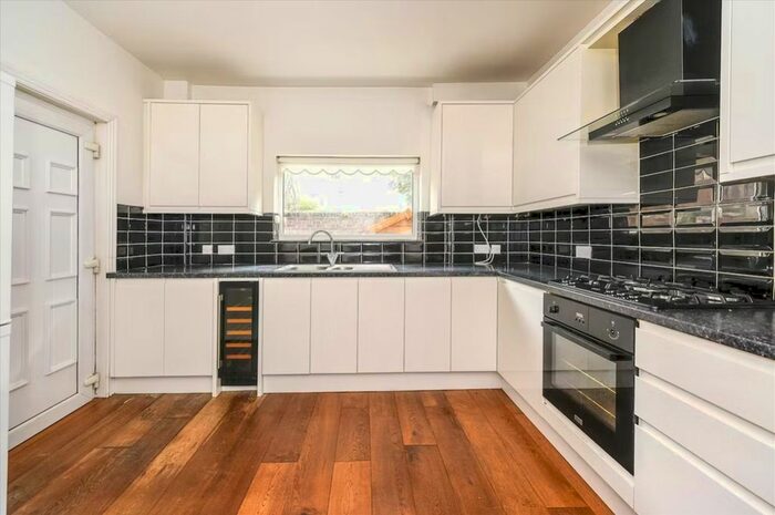 6 Bedroom Semi-Detached House To Rent In Whitmore Way, Basildon, SS14