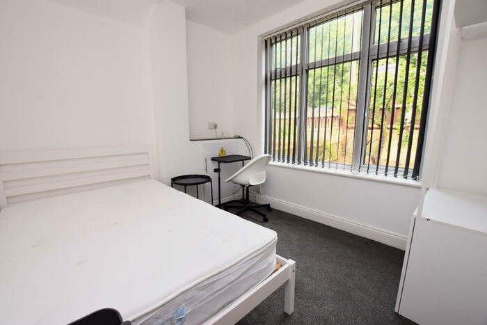 5 Bedroom Semi-Detached House To Rent In London Road, Far Cotton, Northampton, NN4