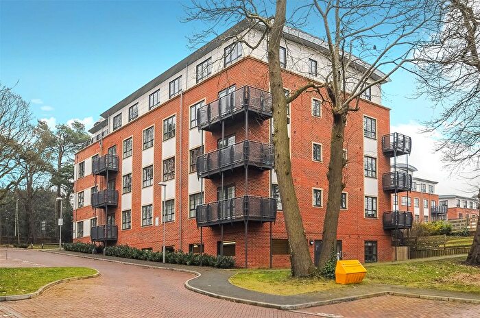 2 Bedroom Flat To Rent In Lynx Court, Wallis Square, Farnborough, Hampshire, GU14