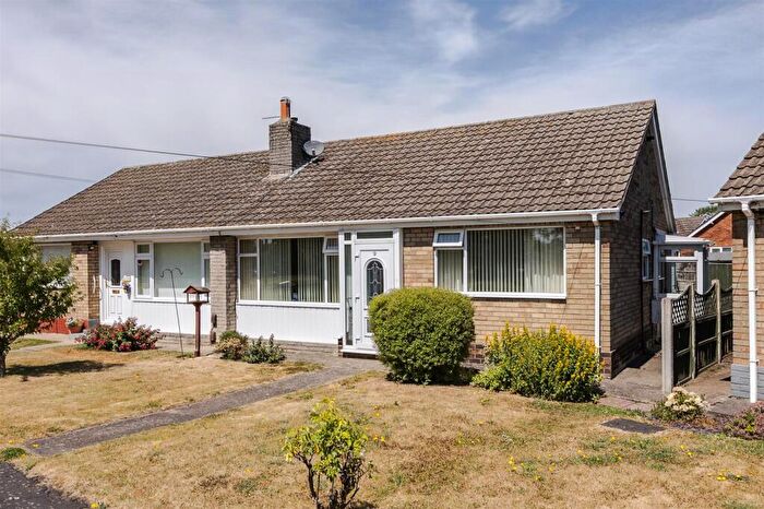 2 Bedroom Semi-Detached Bungalow For Sale In Harrow Gardens, Scunthorpe, DN17
