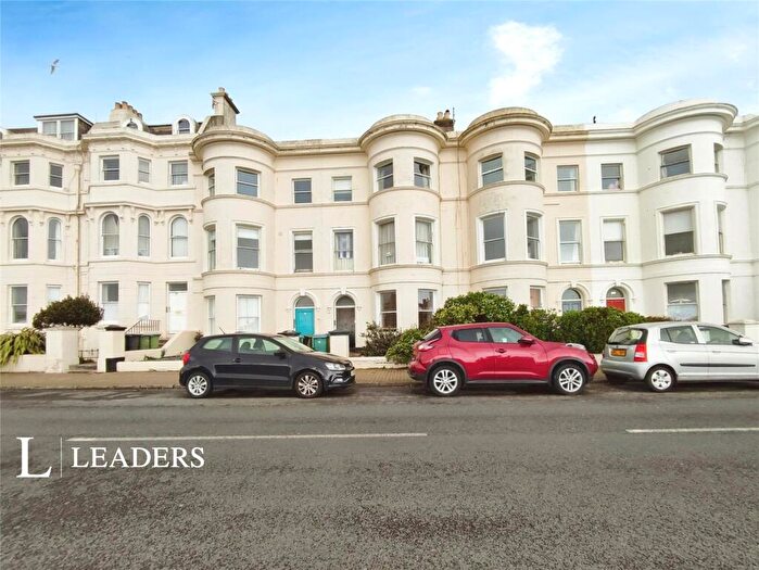 2 Bedroom Apartment For Sale In South Terrace, Littlehampton, West Sussex, BN17