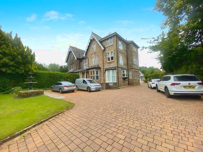 2 Bedroom Mews To Rent In Ripon Road, Harrogate, HG1