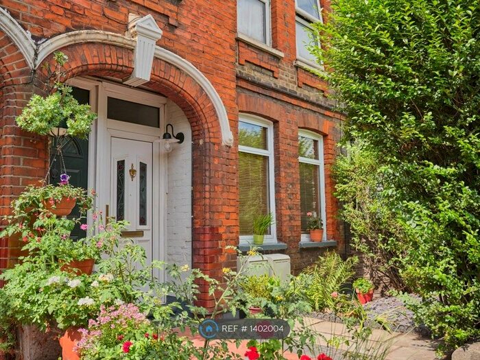 2 Bedroom Maisonette To Rent In Markhouse Road, London, E17